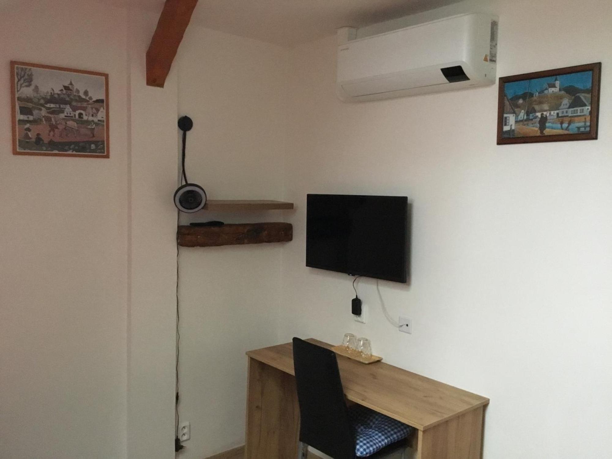 Hrusicka Restaurace A Penzion Hrusice Dış mekan fotoğraf